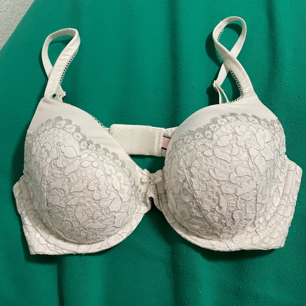 White Victoria’s Secret Bra 34D